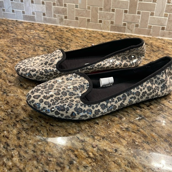 Betsey Johnson sequin leopard print flats slippers XL 11-12 - Picture 1 of 4